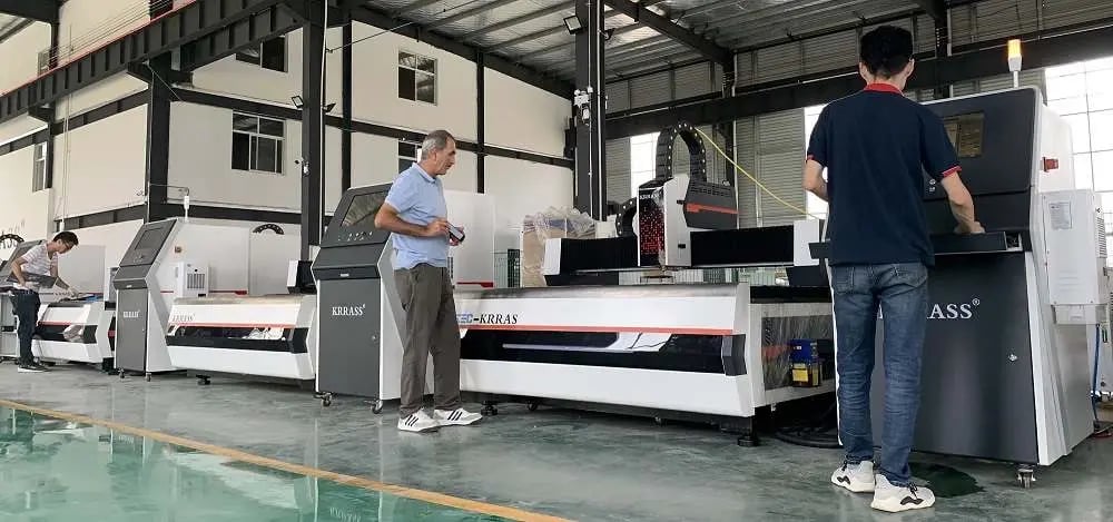 Uzbekistan View 1500W laser-cutting machine