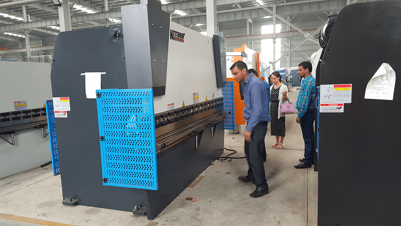 Euro for hydraulic press brakes from Algeria customer will place the order after a visit - 2