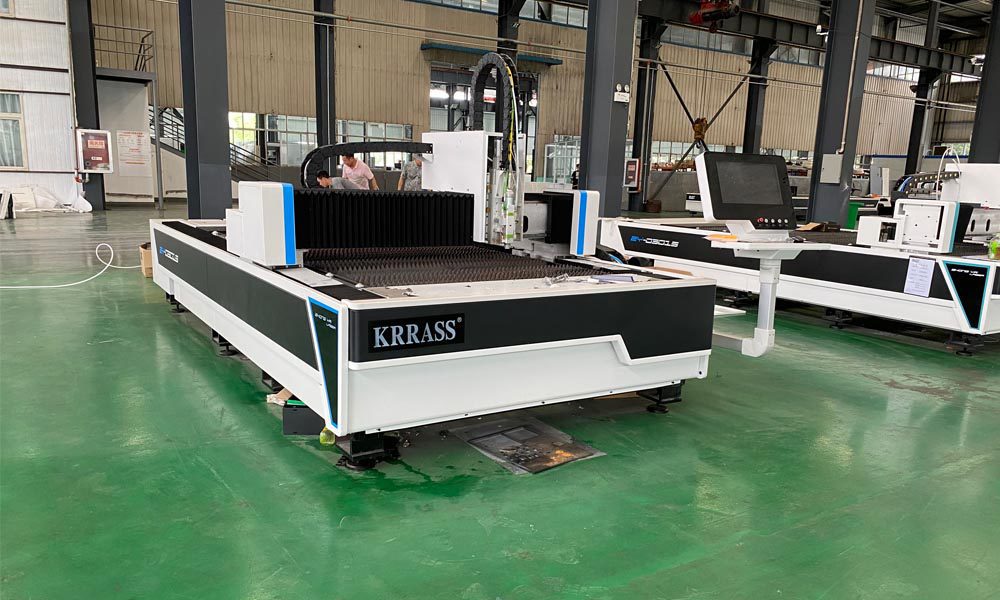 Станок для лазерной резки волоконным лазером