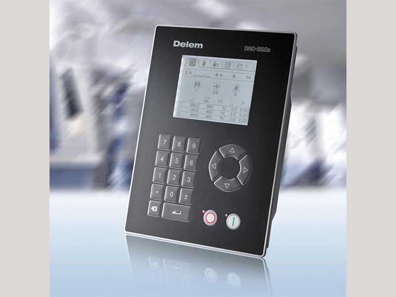 control panel of shearing machine