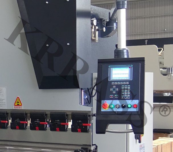 Листогибочный пресс с ЧПУ и системой E300