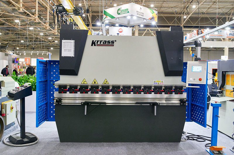 Prensa plegadora CNC