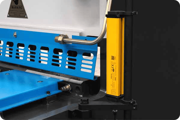 Swing Beam Hydraulic Shearing Machine - front photoelectric protection