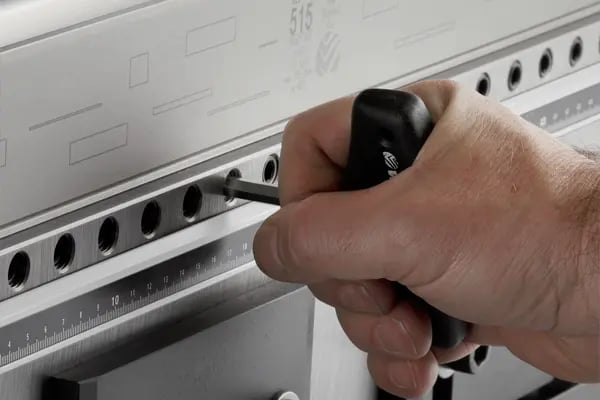 SUJECIÓN MANUAL SUJECIÓN MANUAL