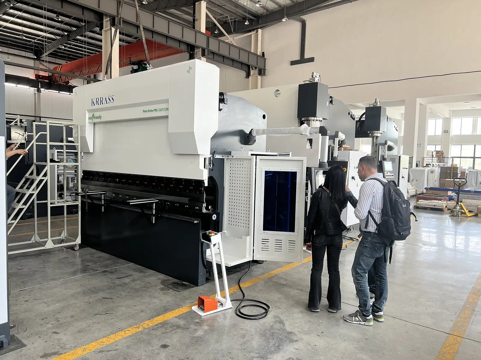 CNC Press Brake VS NC Press Brake: What’s the Difference - Pictures 5 CNC Press Brake vs NC Press Brake