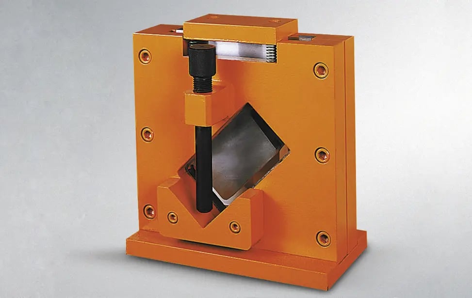 Hydraulic Punching Machine - Pictures 3 Cisaillement de canal