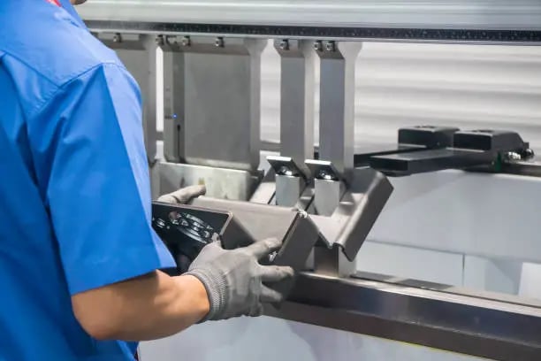 Ferramenta e acessórios para prensa dobradeira