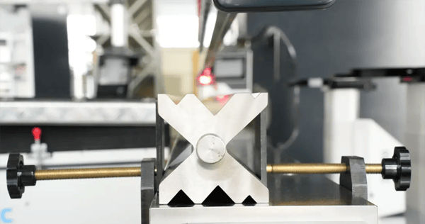 Prensa plegadora hidráulica: análisis a fondo - Imágenes 5 Prensa plegadora hidráulica KRRASS