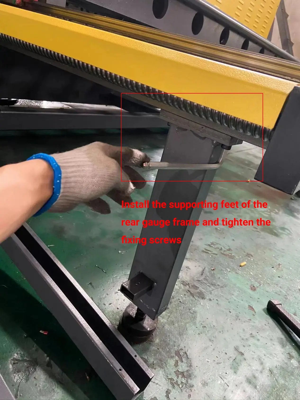 Support legs for rear support