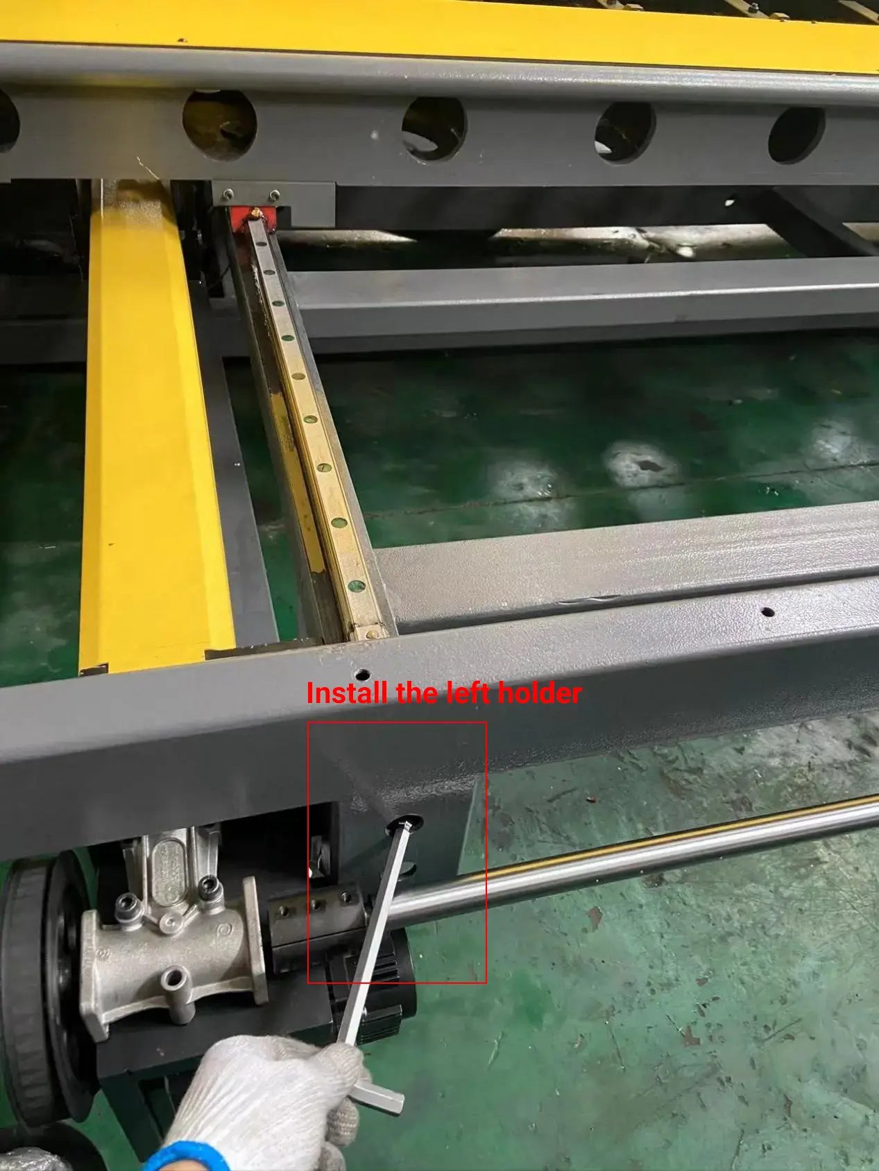 Install the left holder