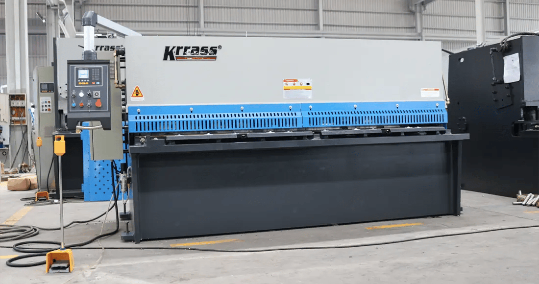 Станок для резки листового металла KRRASS QC12K с поворотной балкой