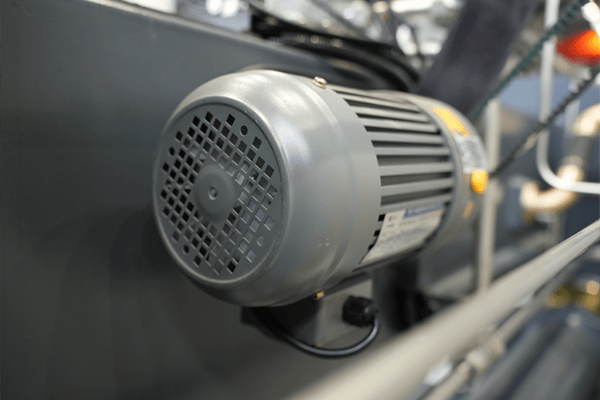 Prensa plegadora NC WC67K-300T3200 E21 Motor reductor de 400 W para eje Y