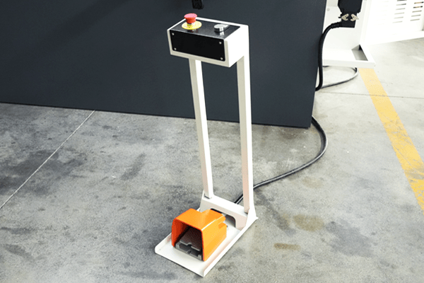 Interruptor de pedal PBS-110T2500-DA58T