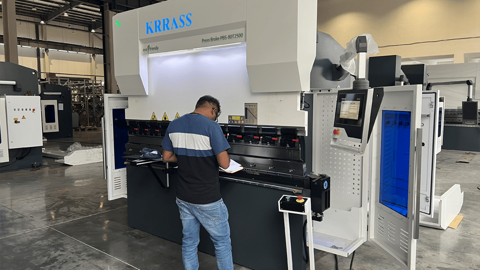 Parceria estratégica: agente indiano escolhe nossos equipamentos