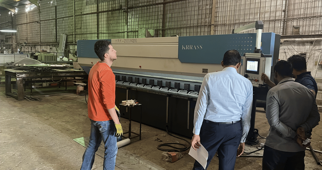 Vertical V Gooving Machine HRK-2000X4200 in Saudi Arabia