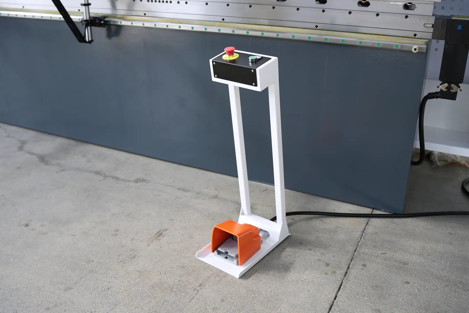 Interruptor de pedal MB8-210T4000-DA53T