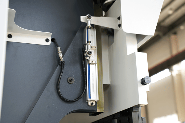 Prensa dobradeira CNC, prensa dobradeira para chapas metálicas de 80 toneladas, controlador DELEM DA53T - Imagens 8 MB8-80T2500-DA53T