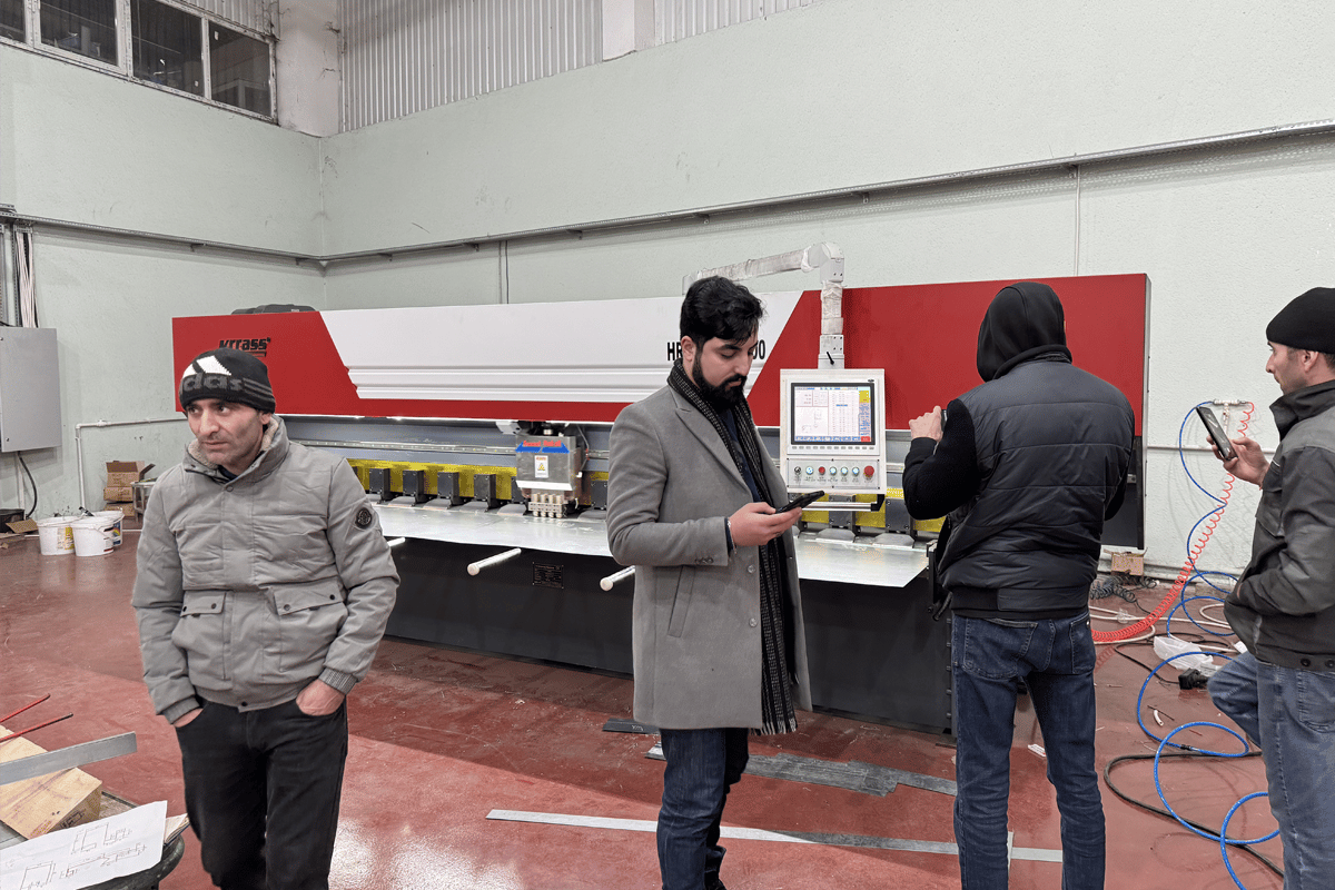 Apresentação para clientes - máquina de ranhurar em V