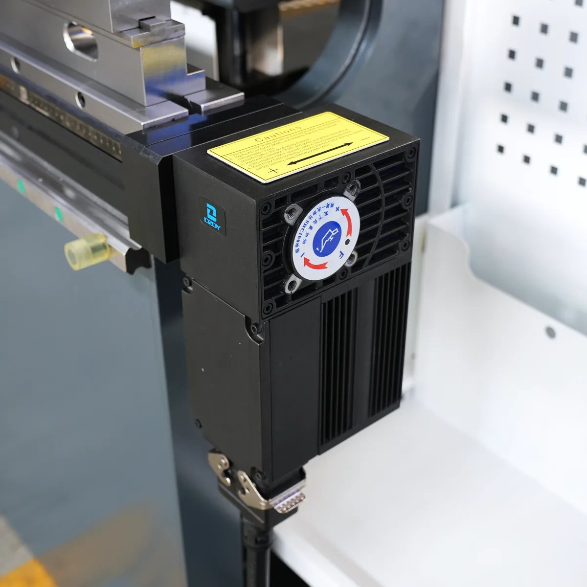 CNC Press Brake MB8-110T3200 4+1 Axis With DELEM DA53T controller - Pictures 2 Electric Crowning System