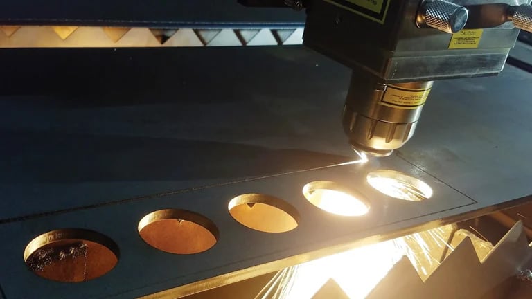 Coût des machines laser à fibre : Guide pour vous aider à faire votre choix - ipg laser