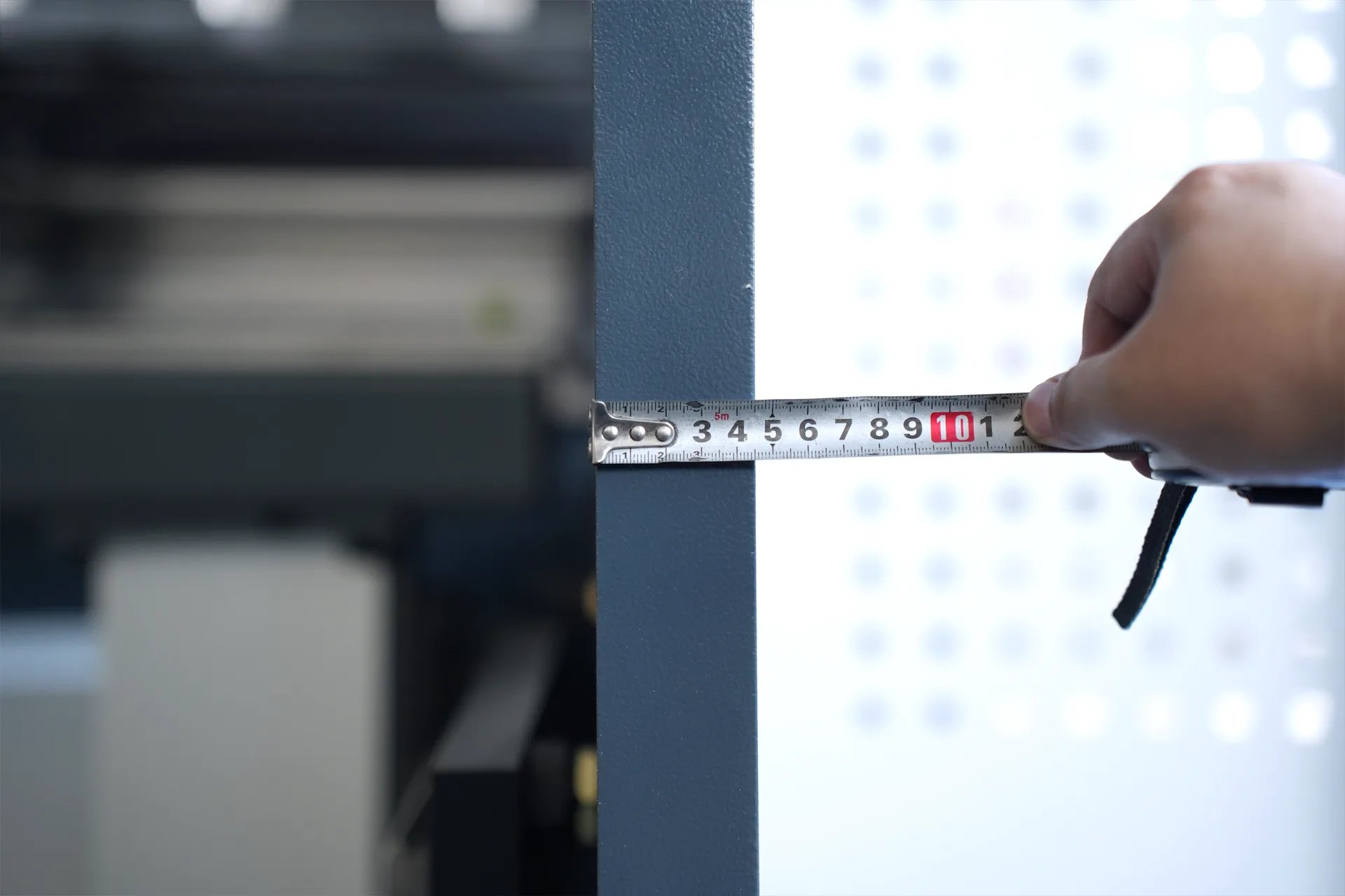 WC67K-125T3200 NC Press Brake with E21 Control - Pictures 16 Thickness of side panel(45mm)