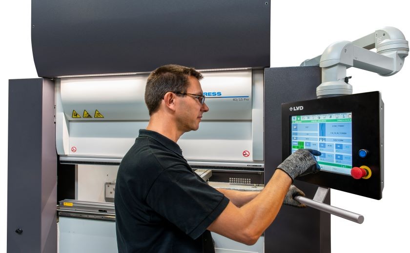 Полное руководство по выбору лучшего электрического листогибочного пресса - оператор Dyna Press Pro Touch B