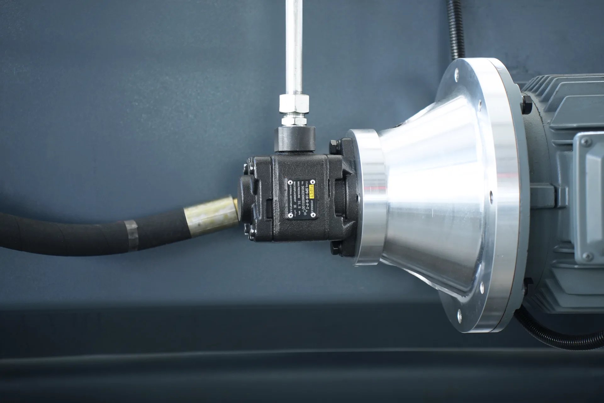 WC67K-80T2500 NC Press Brake with E21 Control,Sheet Metal Hydraulic Press Brake - first hydraulic oil pump 2