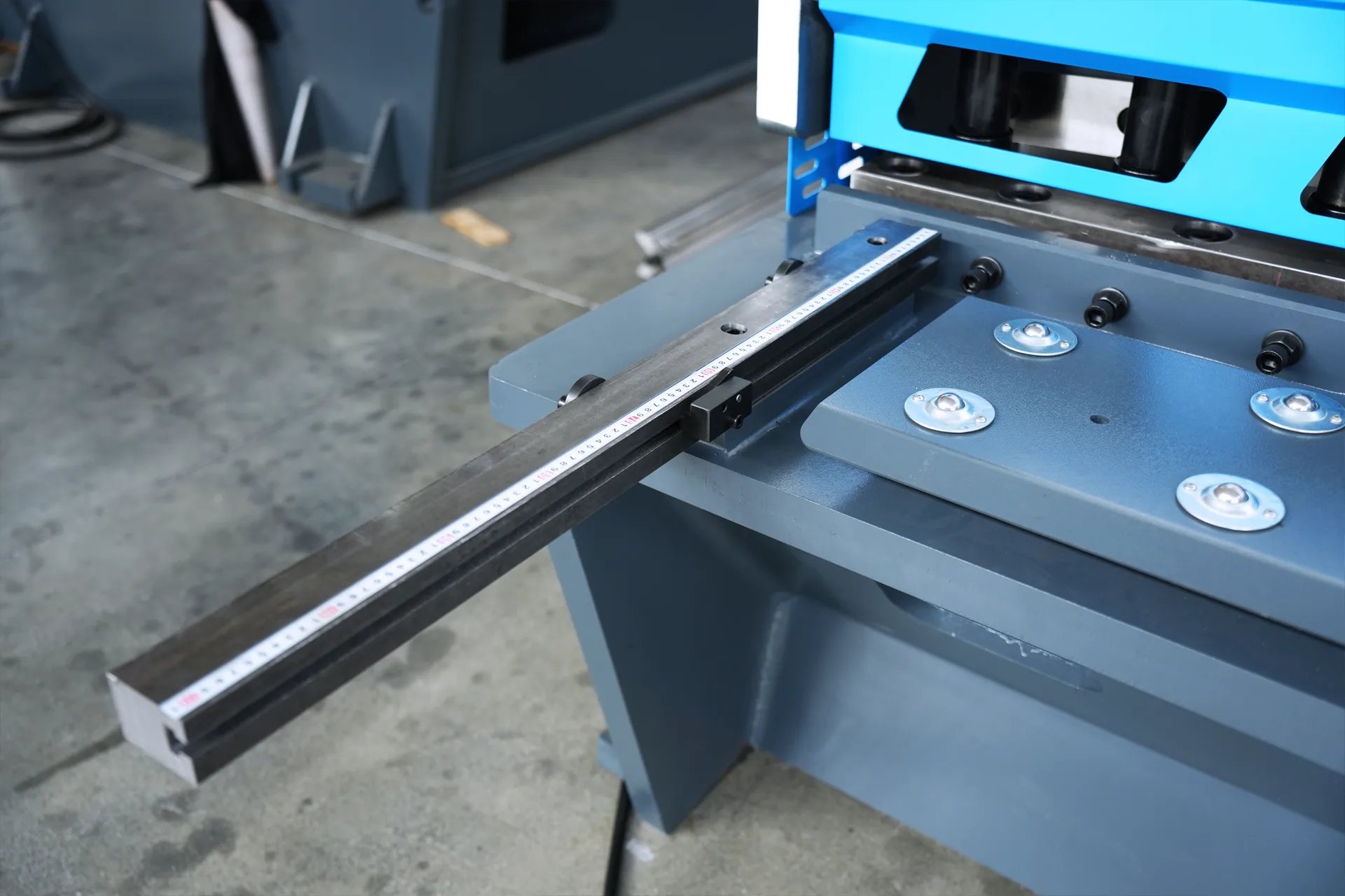 Soporte de material frontal