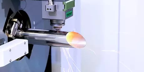 ماكينة قطع الأنابيب بالليزر الليفي (دليل 2024) - مبدأ عمل ماكينة قطع الأنابيب بالليزر الليفي