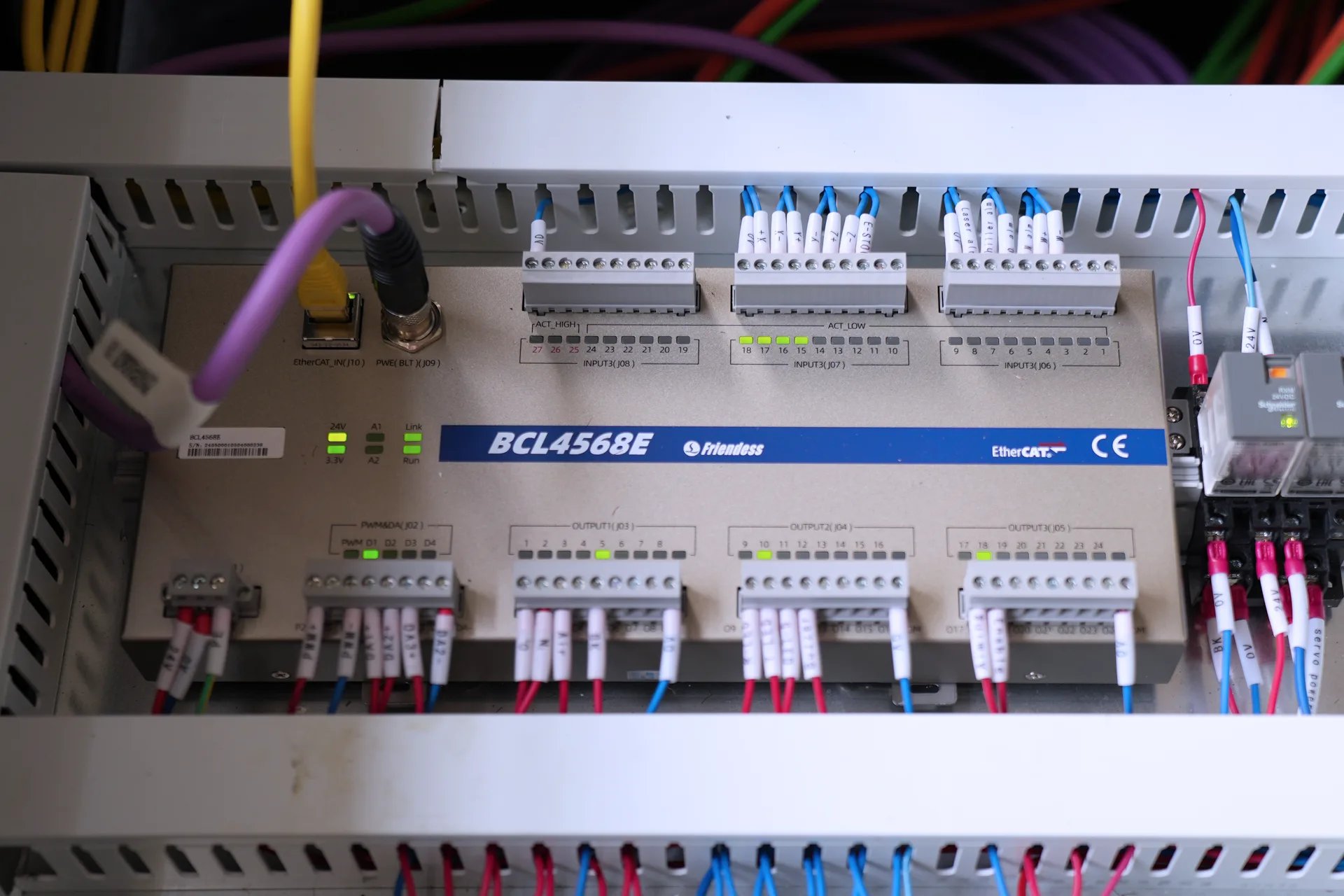 1.5KW Fiber Laser Cutting Machine, 1500W Sheet Metal Laser Cutting Machine Price - Pictures 9 Контроллер EtherCAT FSCUT4000E