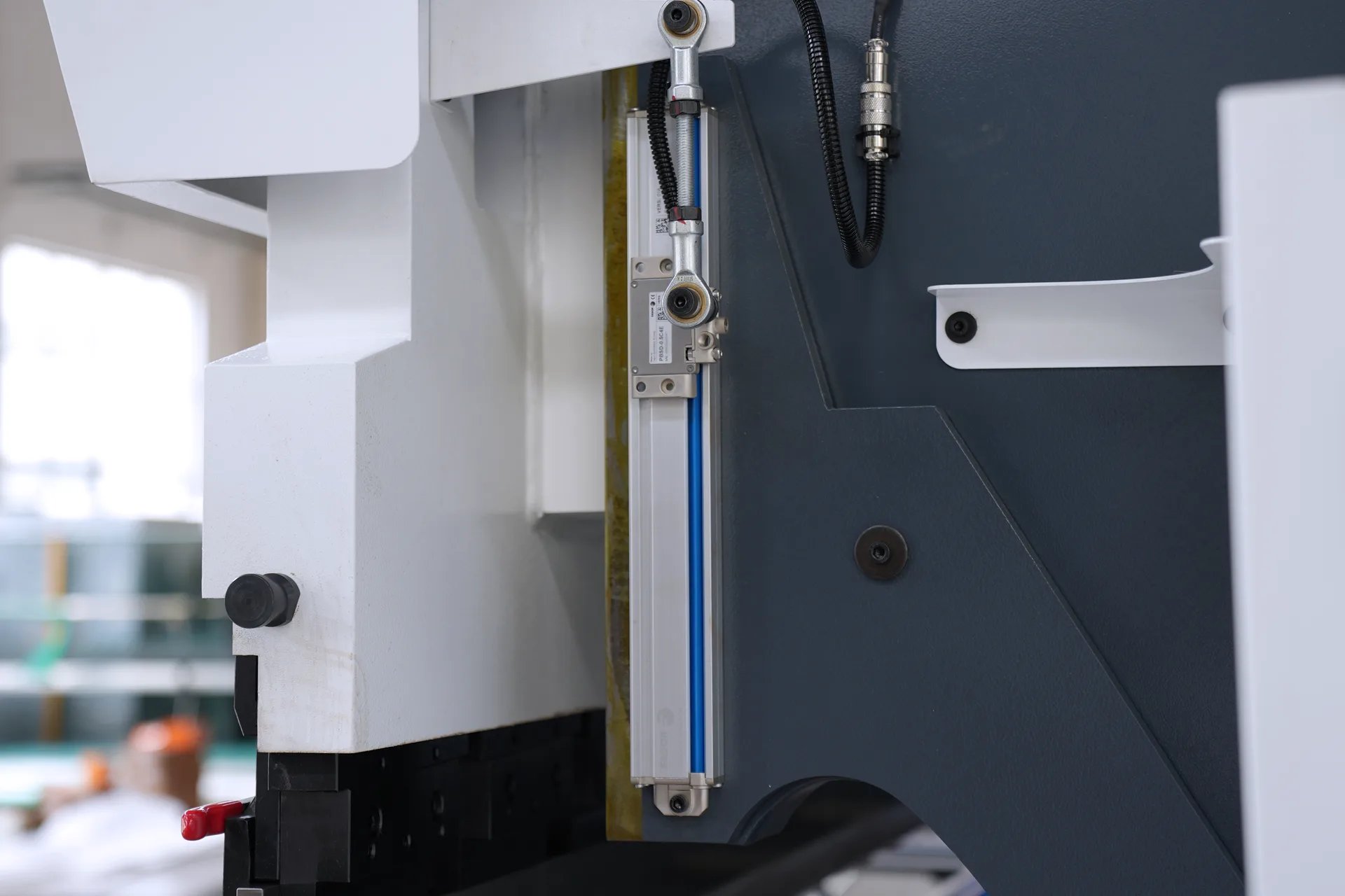 Prensa dobradeira híbrida de 250 toneladas à venda, PBE-250T4000 DA53T 4+1 - régua de grade fagor 2