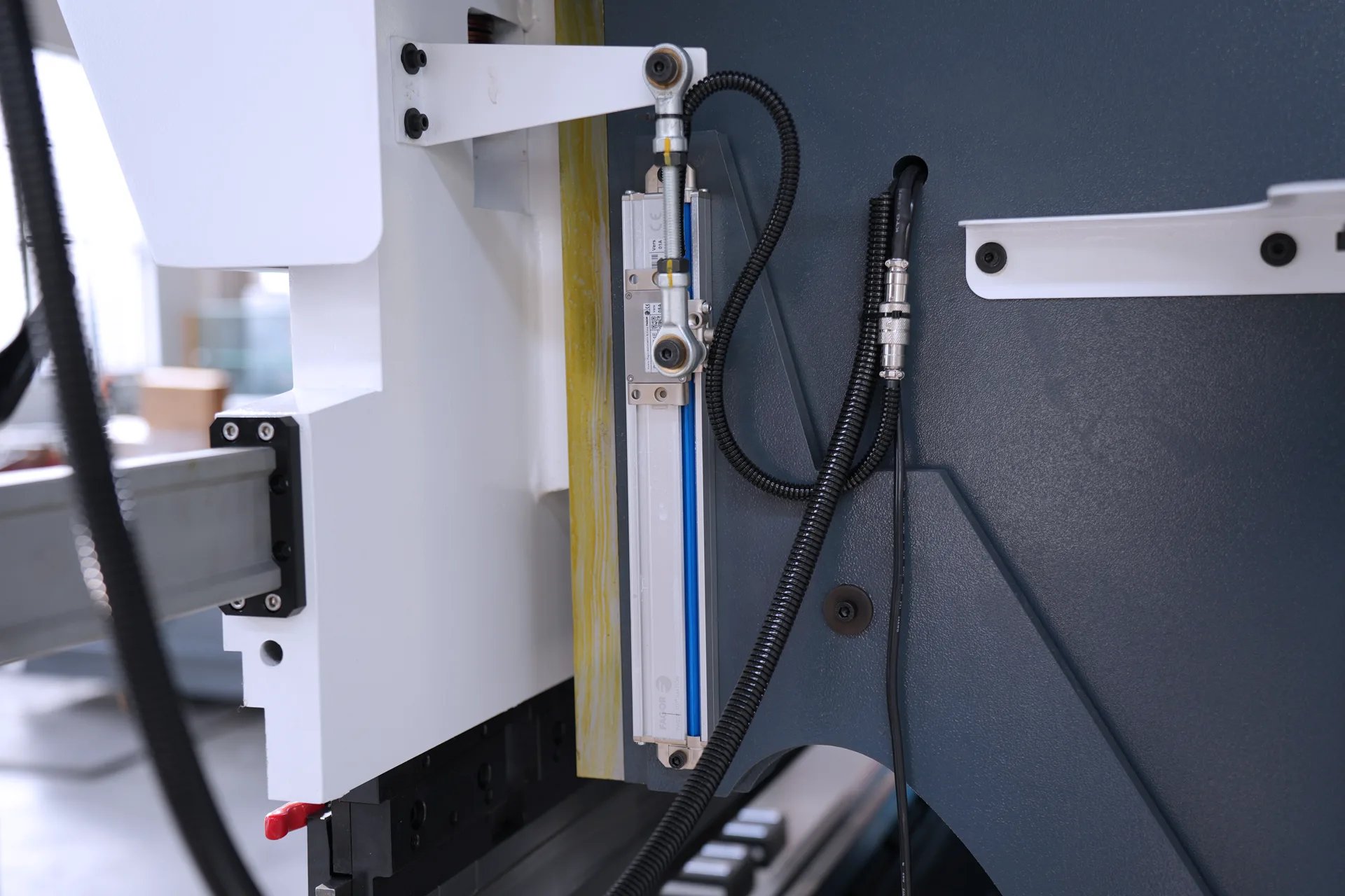 Preço da prensa dobradeira DELEM DA66T, PBS-110T2500 DA66T 6+1 eixos - régua de grade Fagor