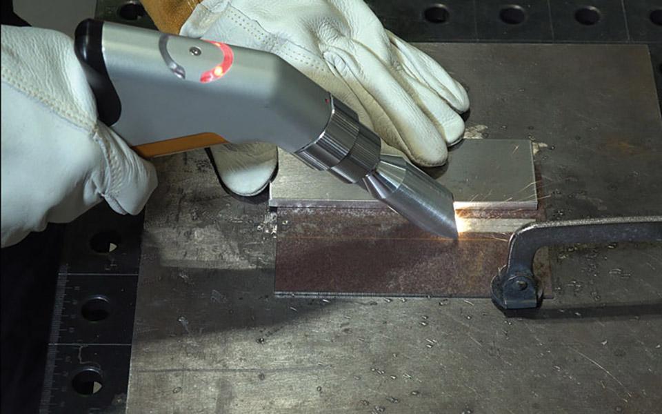 Laser Welding Machine: A Complete Guide for Beginners - Pictures 5 Handheld laser welding machine