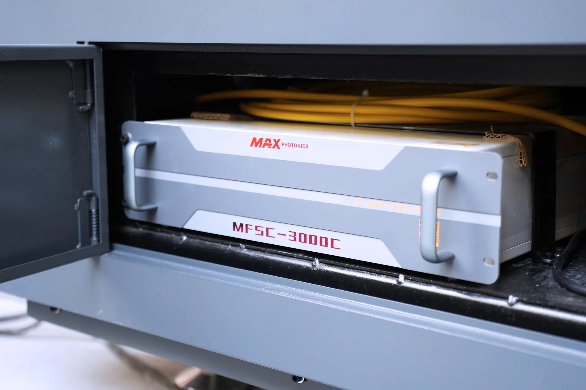 3000W Fiber Laser Cutting Machine, 3KW Fiber Laser Cutting Machine for Metal - max china mfsc 3000w laser source