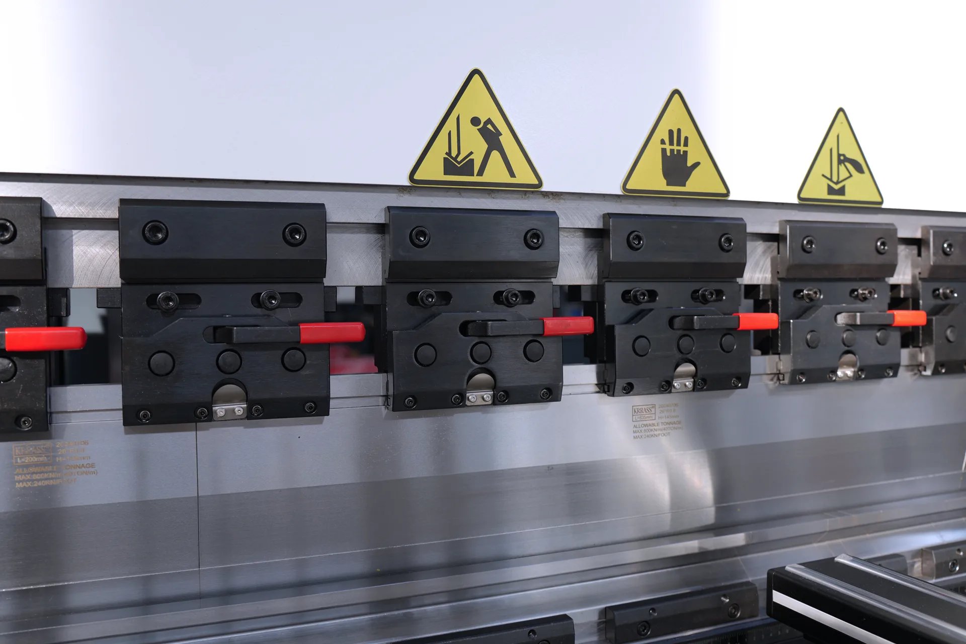Preço da prensa dobradeira DELEM DA66T, PBS-110T2500 DA66T 6+1 eixos - dispositivo de fixação rápida de precisão