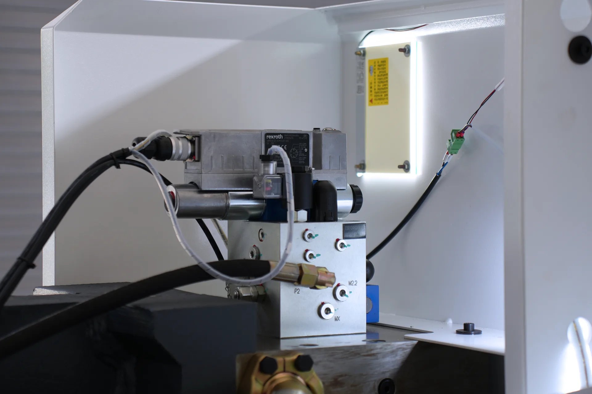 Prensa dobradeira híbrida de 250 toneladas à venda, PBE-250T4000 DA53T 4+1 - válvula proporcional Rexroth 2