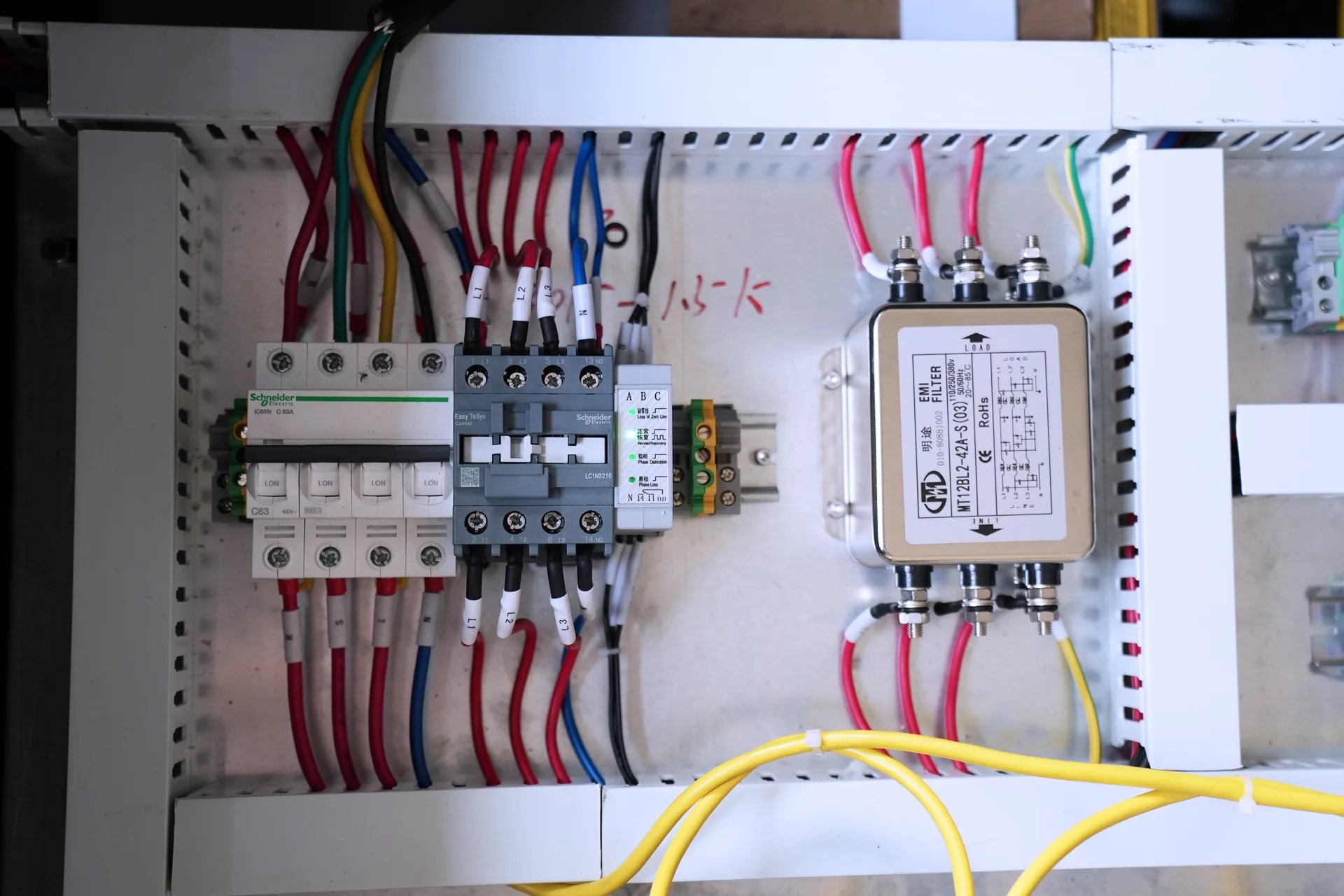 1.5KW Fiber Laser Cutting Machine, 1500W Sheet Metal Laser Cutting Machine Price - Pictures 11 Schneider Electric