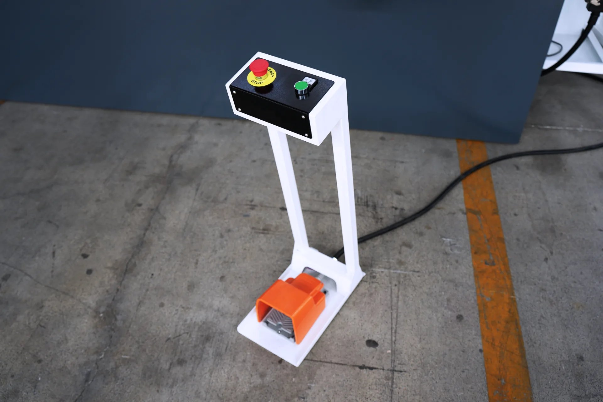 Preço da prensa dobradeira DELEM DA66T, PBS-110T2500 DA66T 6+1 eixos - interruptor de pé Kacon da Coreia do Sul