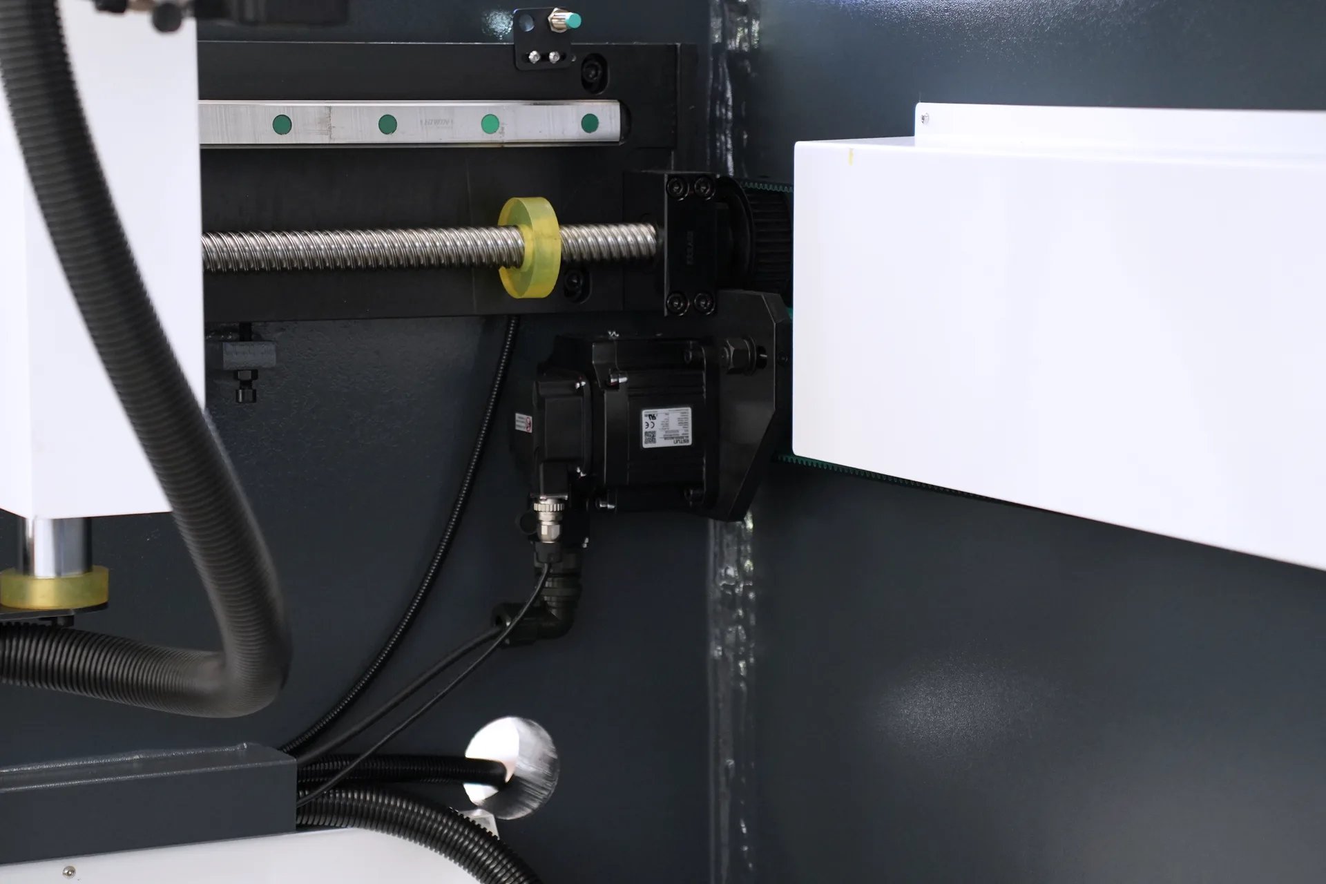 Prensa dobradeira híbrida de 250 toneladas à venda, PBE-250T4000 DA53T 4+1 - servomotor no eixo X