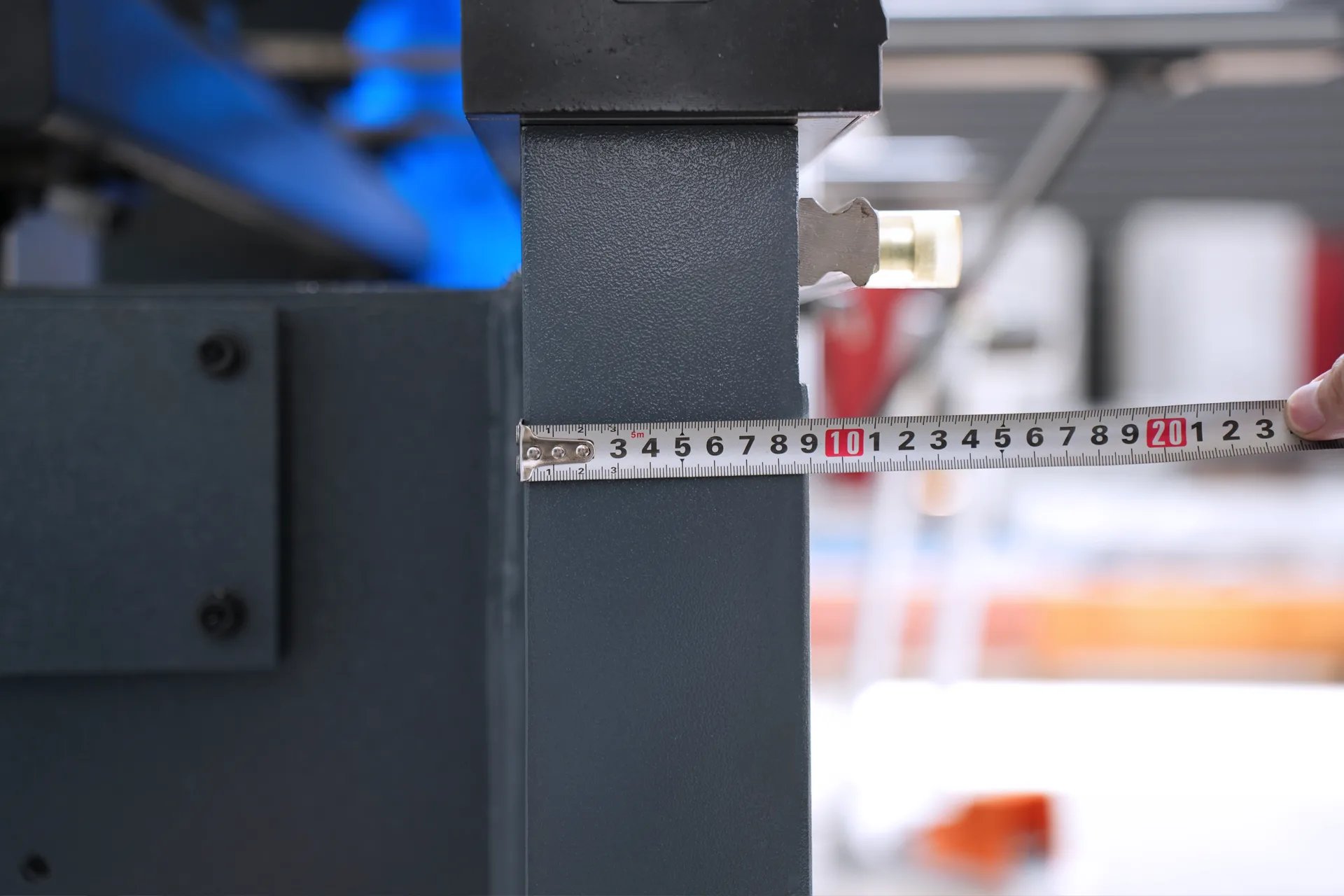 Автоматизированный листогибочный станок, PBS-135T3200 DA58Tx, 4+1-осевой листогибочный станок - Фотографии 22 Автоматизированный листогибочный станок, PBS-135T3200 DA58Tx, 4+1-осевой листогибочный станок — толщина обрабатываемой поверхности 90 мм.