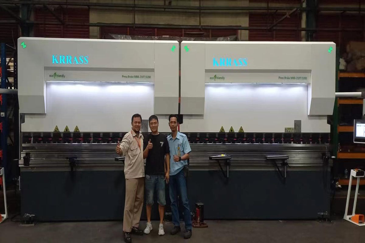 Apresentação para o cliente - prensa dobradeira CNC