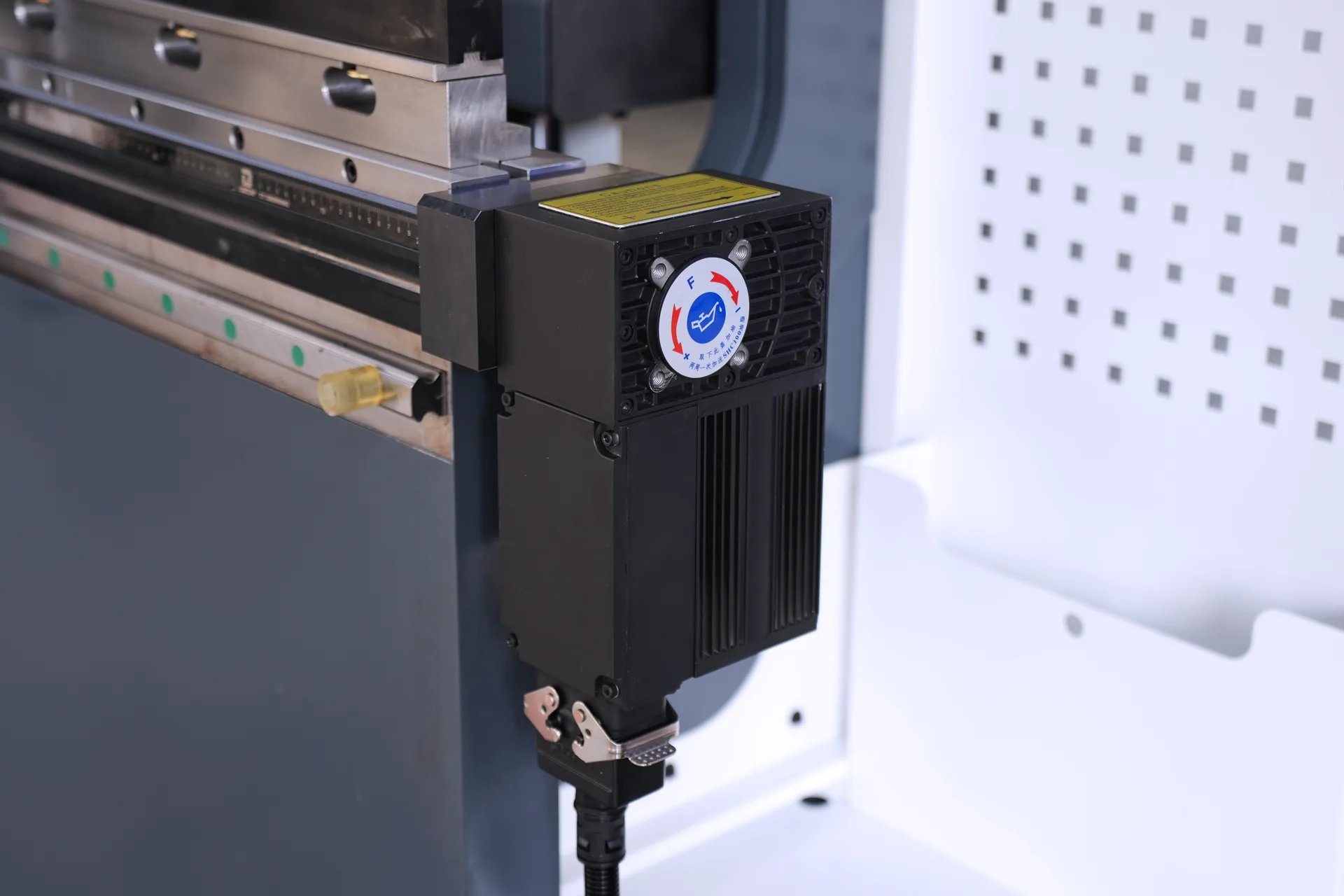 Прямая закупка у производителя гибочных станков, гибочный станок MB8-110T3200 DA53Tx с 4+1 осями в продаже - электрическая система придания выпуклости 1