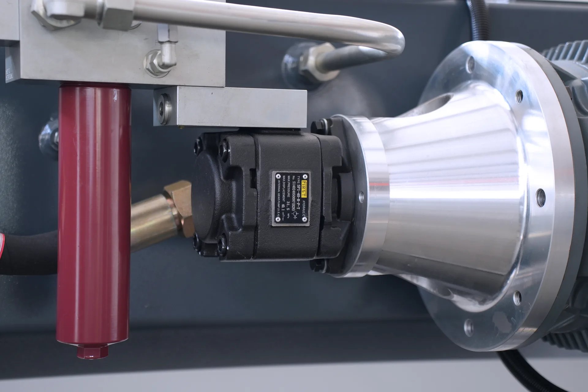 Máquina de Dobrar Chapas Metálicas MB8-250T3200 com 4+1 Eixos, Preço da Máquina de Dobrar Aço de 3 metros - bomba de óleo hidráulico 2