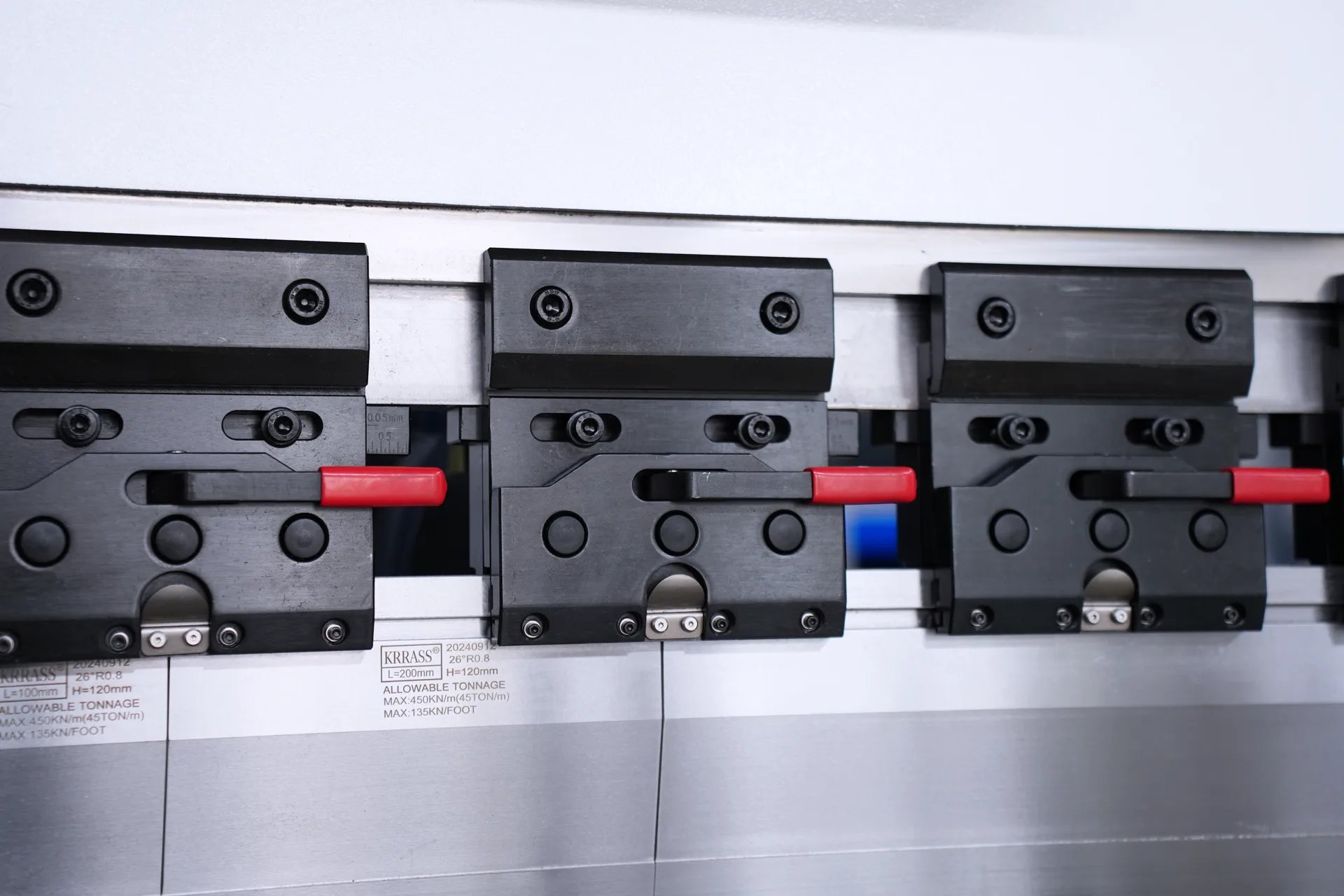 Prensa plegadora serie WC67K con control E21, prensa plegadora NC WC67K-200T3200 - sujeción manual de herramienta superior