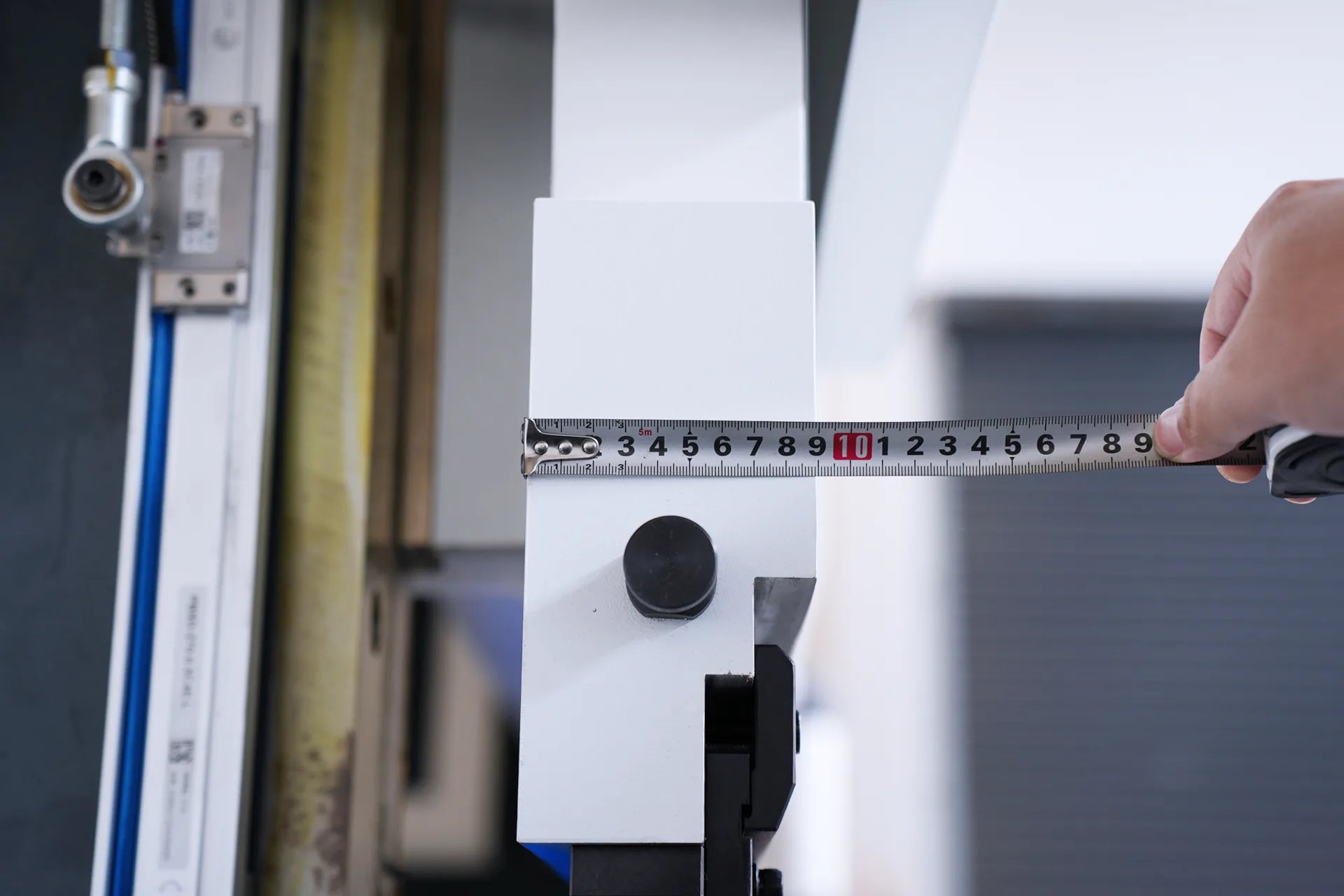 Dobradeira de chapa metálica MB8-250T3200 de 4+1 eixos, preço para dobradeira de aço de 3 metros (10 pés) - espessura do deslizador 90 mm