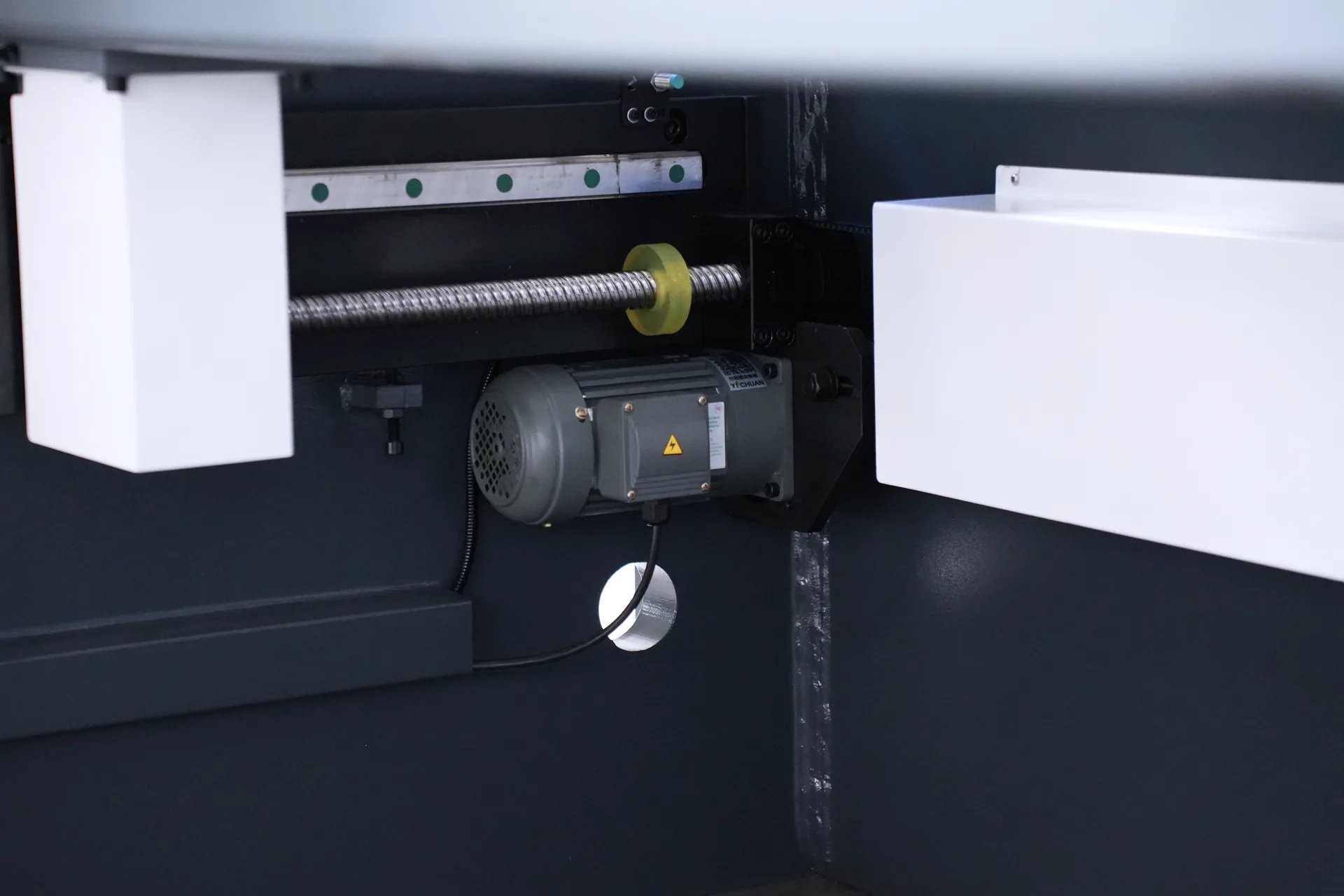 Prensa plegadora serie WC67K con control E21, prensa plegadora NC WC67K-200T3200 - motor reductor de 200 W en el eje x