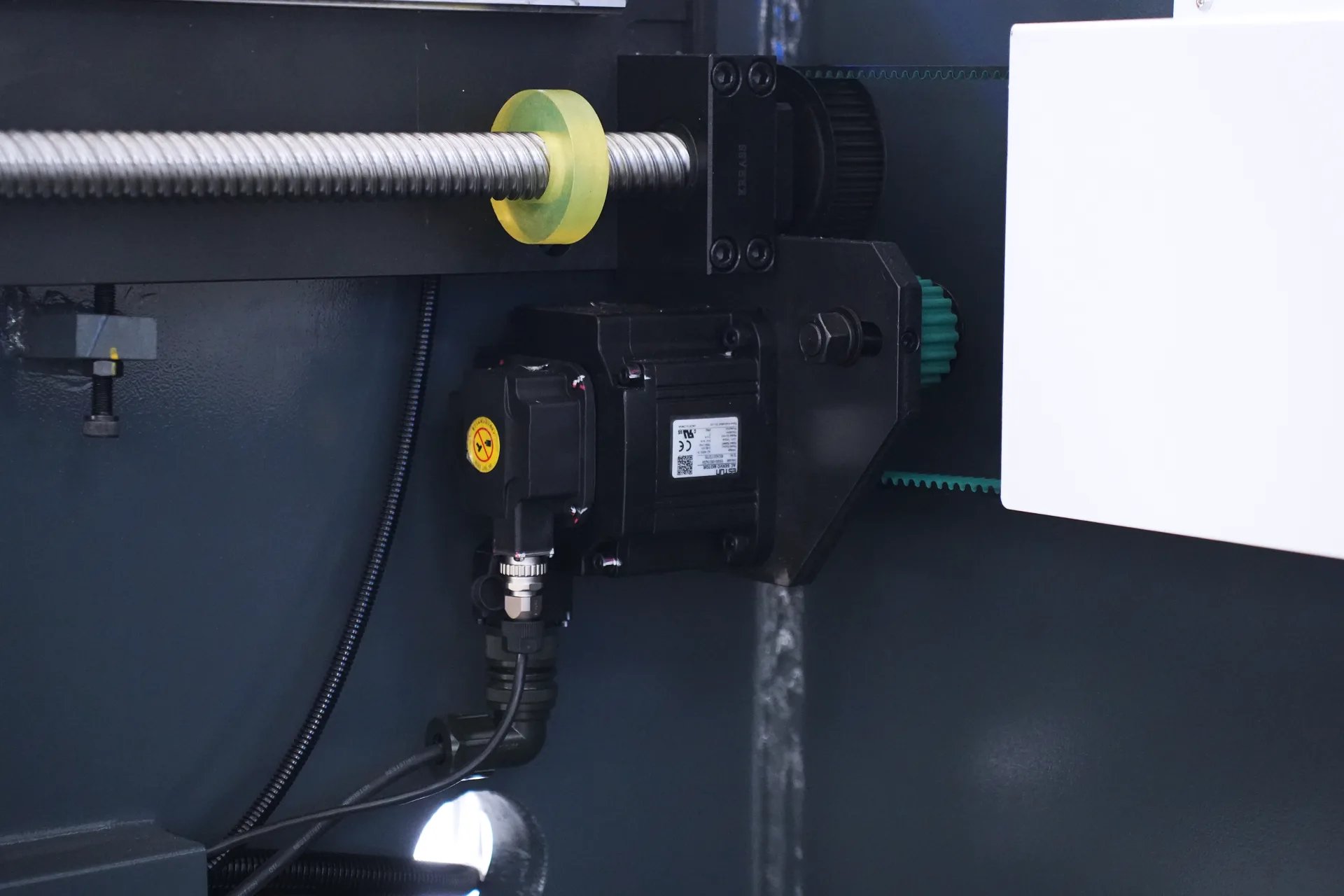 Прямая закупка у производителя гибочных станков, гибочный станок MB8-110T3200 DA53Tx с 4+1 осями в продаже - сервомотор по оси X 1