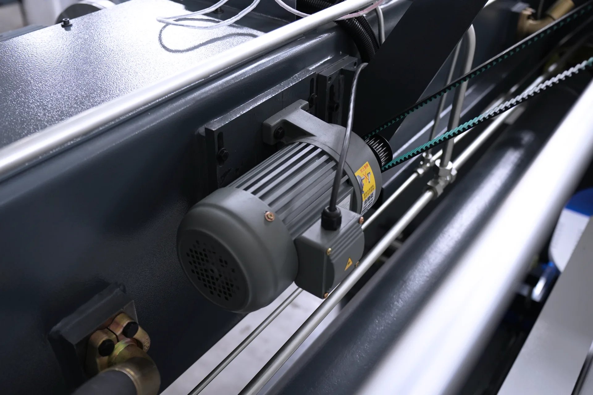 Prensa plegadora serie WC67K con control E21, prensa plegadora NC WC67K-200T3200 - motor reductor de 400 W en el eje Y