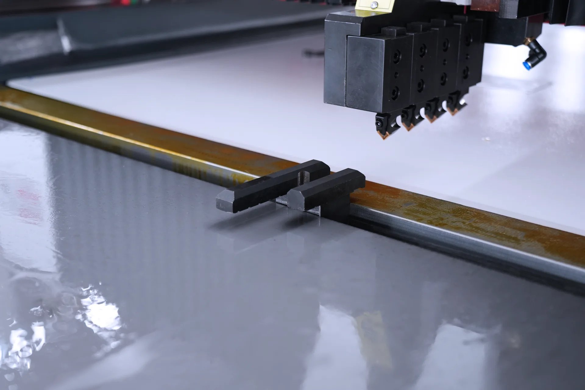 Grampo móvel de alta precisão