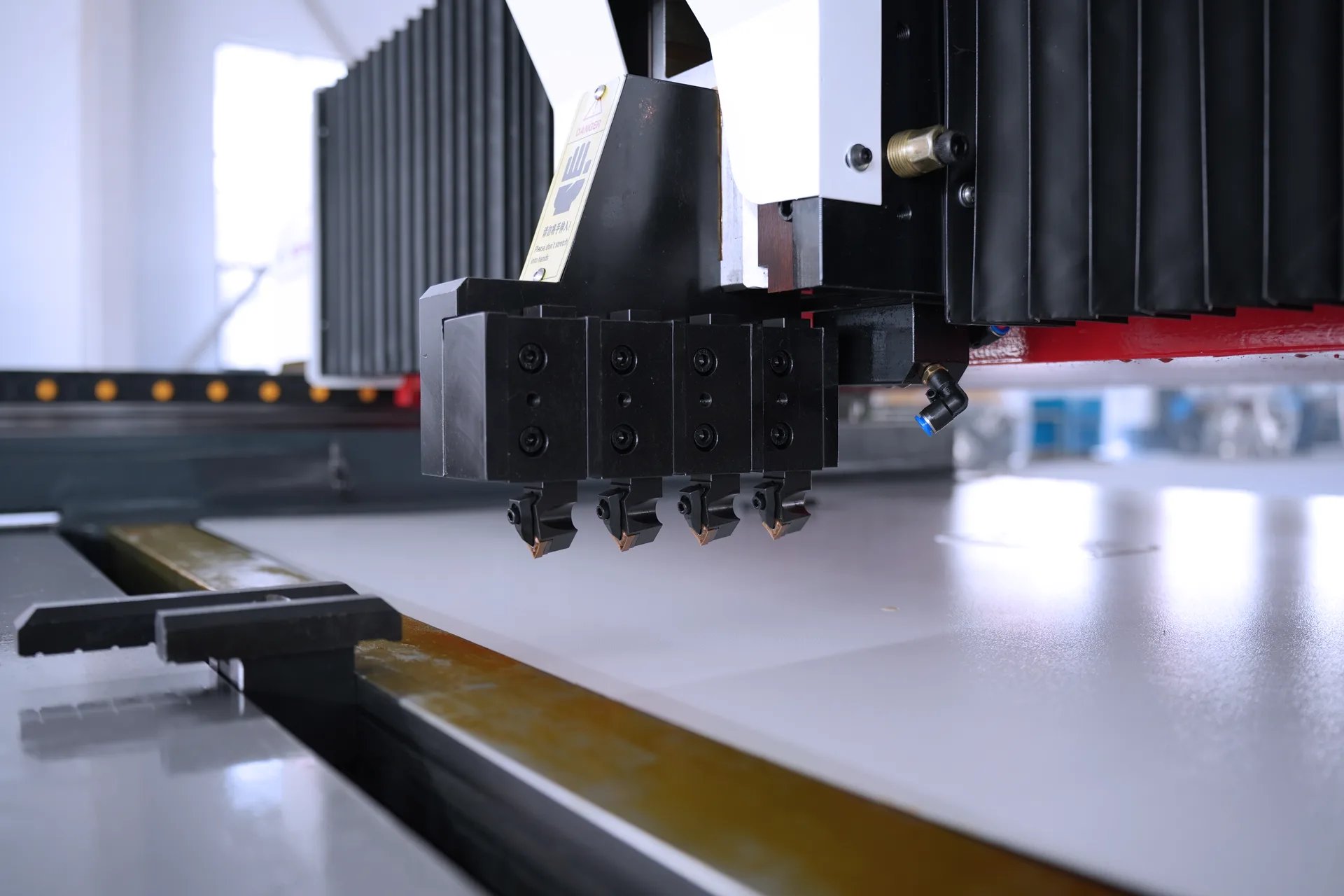 Trilhos de ranhura em V de alta precisão